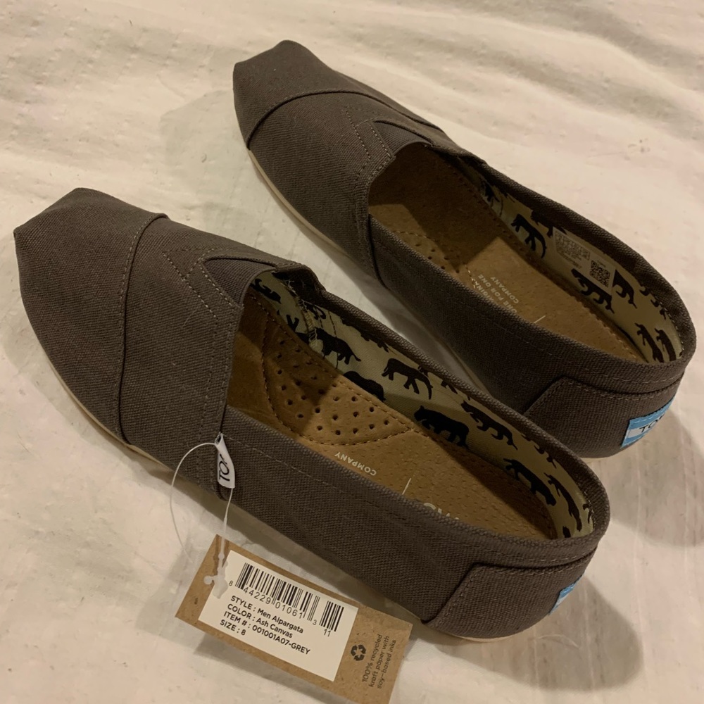 NWT Men’s Size 8 TOMS
